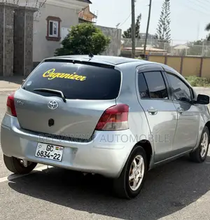 Toyota Vitz 2010 Silver