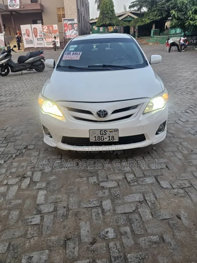 Toyota Corolla 2012 White