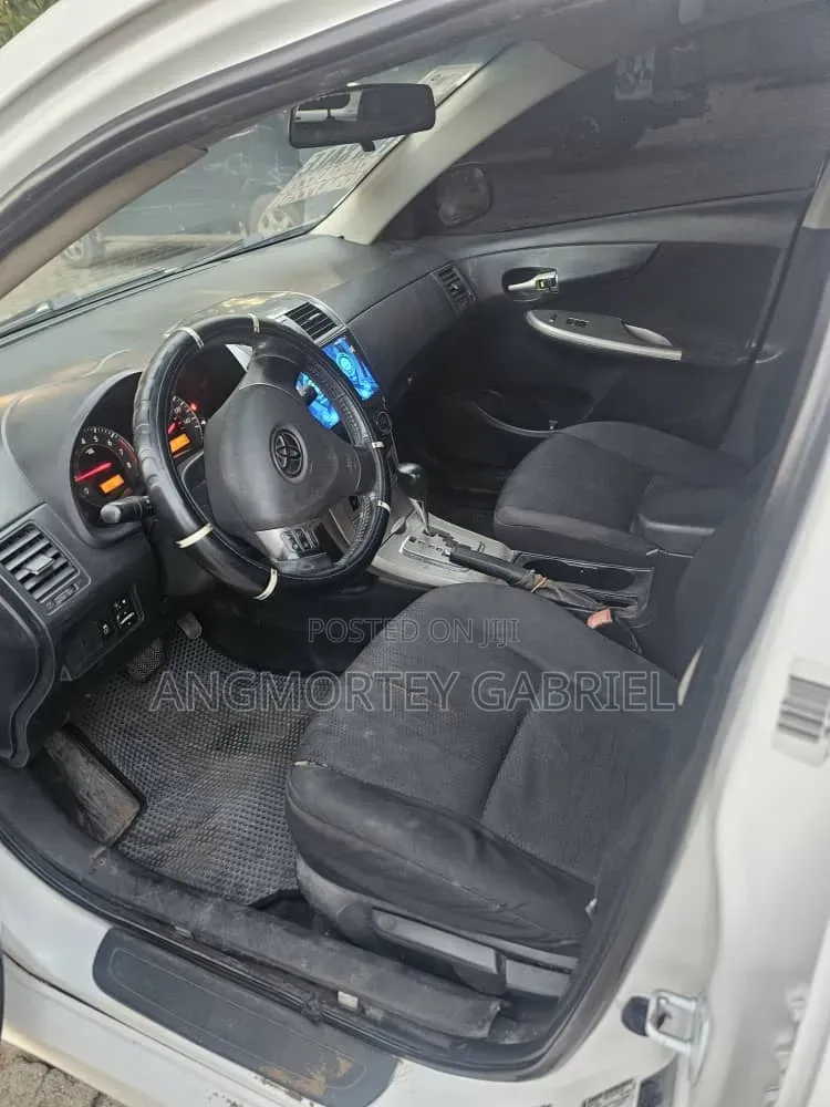 Toyota Corolla 2012 White