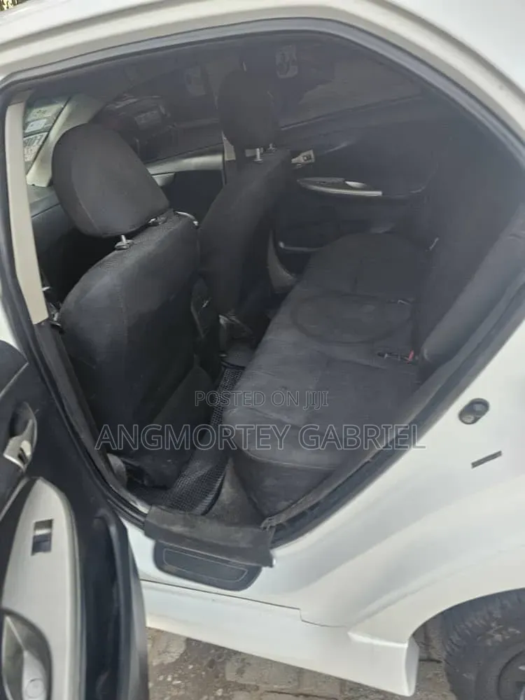 Toyota Corolla 2012 White
