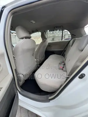 Toyota Vitz 2010 White