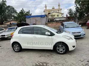 Toyota Vitz 2010 White