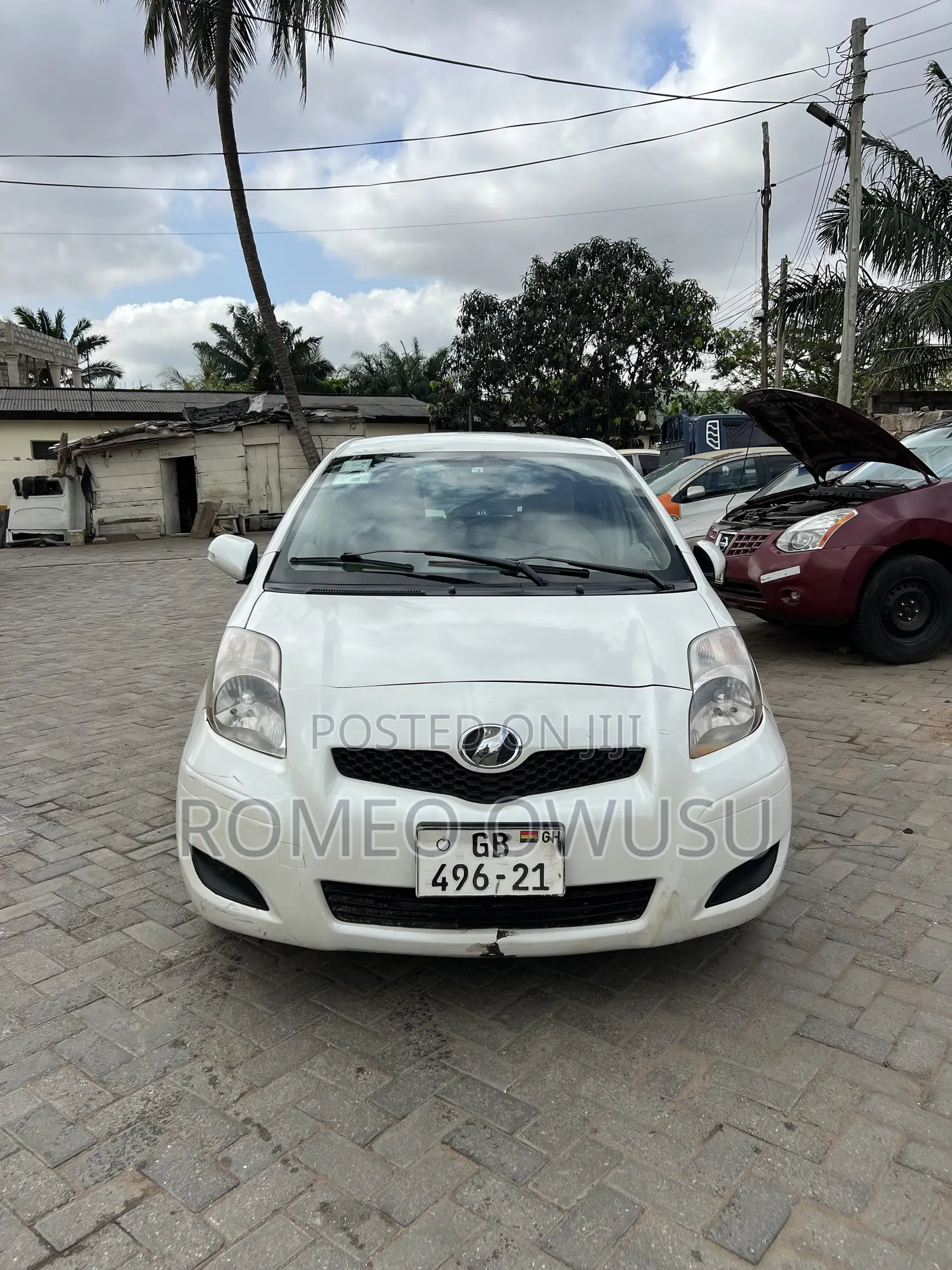 Toyota Vitz 2010 White