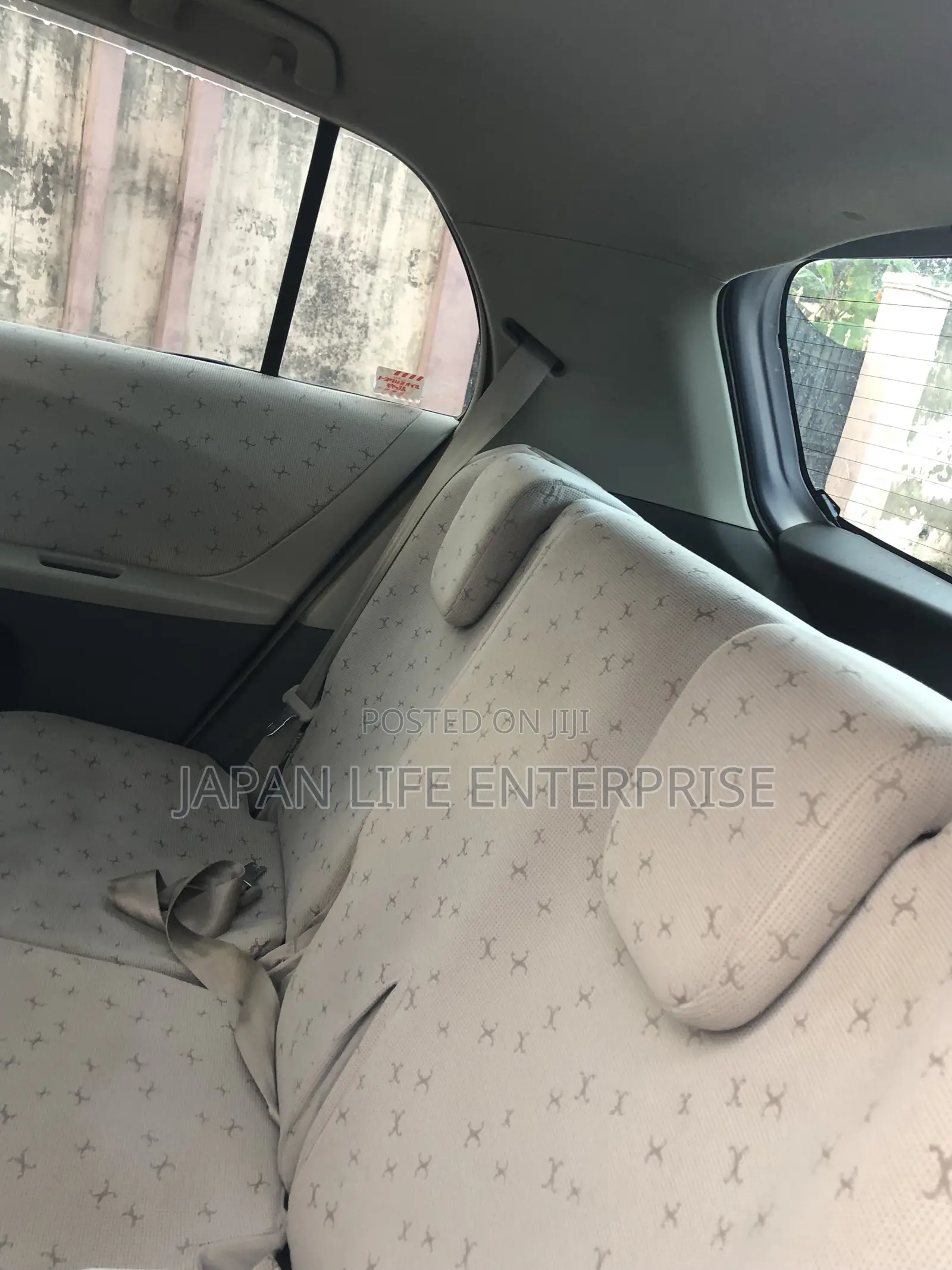 Toyota Vitz 2010 Silver