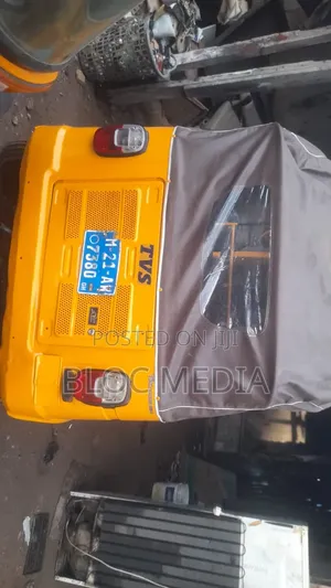TVS King Deluxe Plus iTouch Start 2021 Yellow