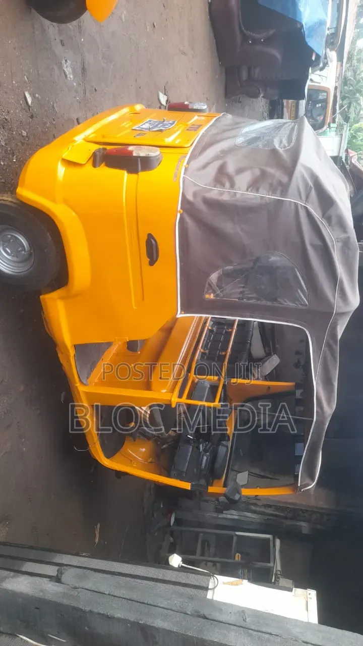 TVS King Deluxe Plus iTouch Start 2021 Yellow
