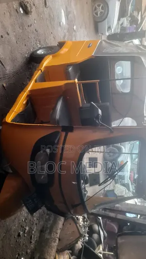 TVS King Deluxe Plus iTouch Start 2021 Yellow