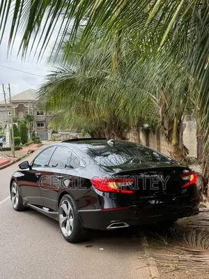 Honda Accord Touring 2.0T 2018 Black