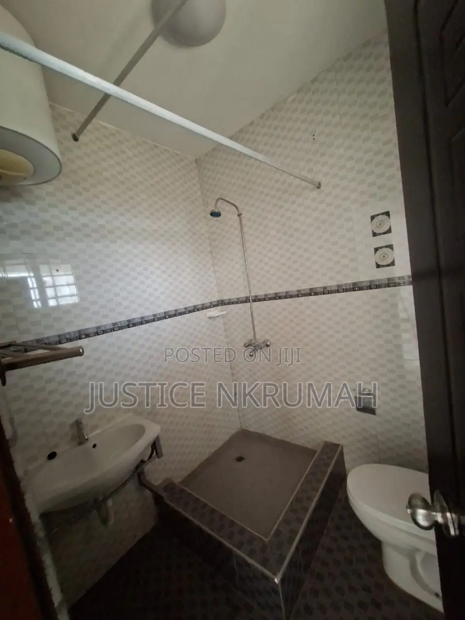 3bdrm Apartment in Mr Justice Estate, Dome for rent