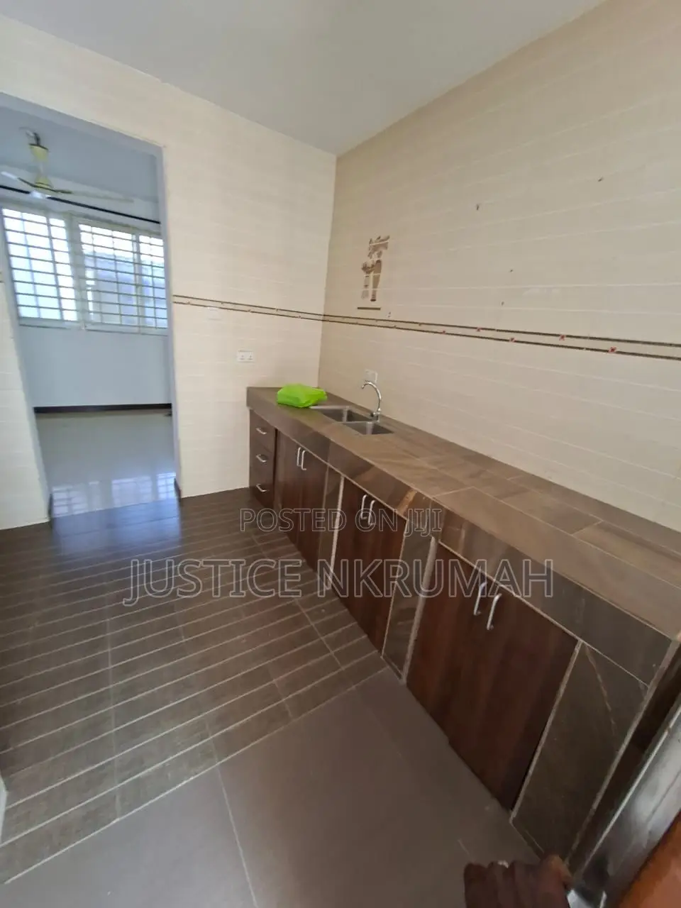 3bdrm Apartment in Mr Justice Estate, Dome for rent
