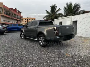 Isuzu D-MAX 2022 Gray