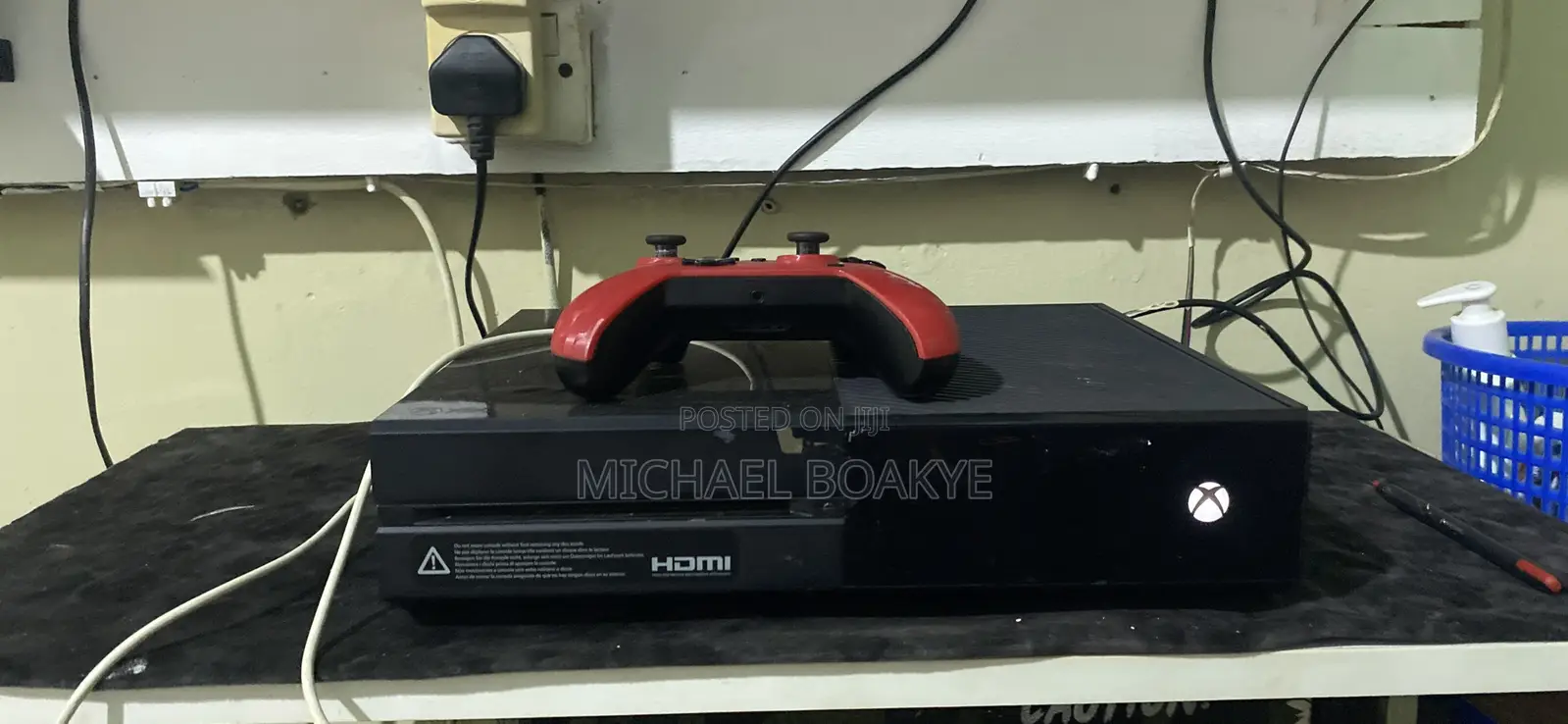 Xbox One With One Controller and 10 Games