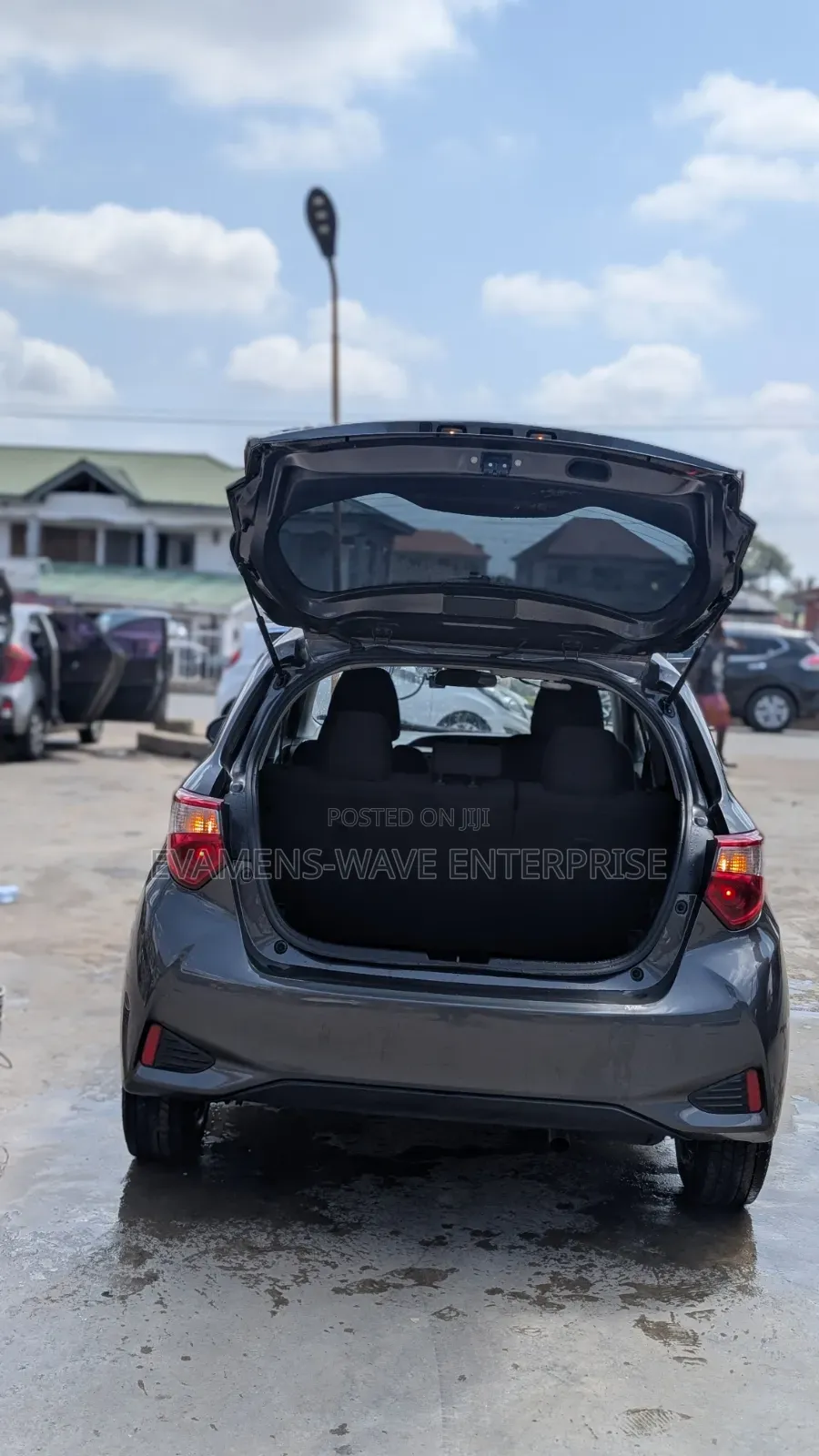 Toyota Vitz 1.3 FWD 5dr 2017 Gray