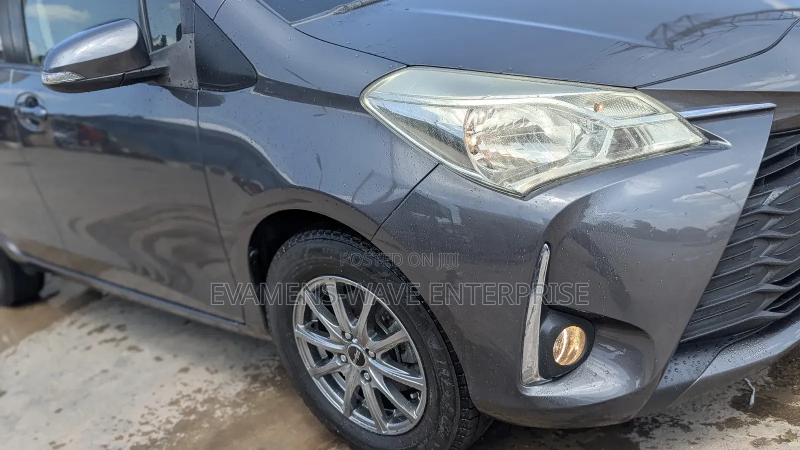 Toyota Vitz 1.3 FWD 5dr 2017 Gray