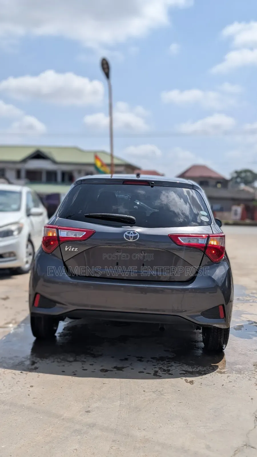 Toyota Vitz 1.3 FWD 5dr 2017 Gray
