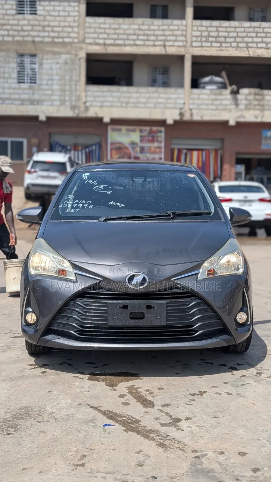 Toyota Vitz 1.3 FWD 5dr 2017 Gray