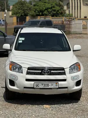 Toyota RAV4 2012 White