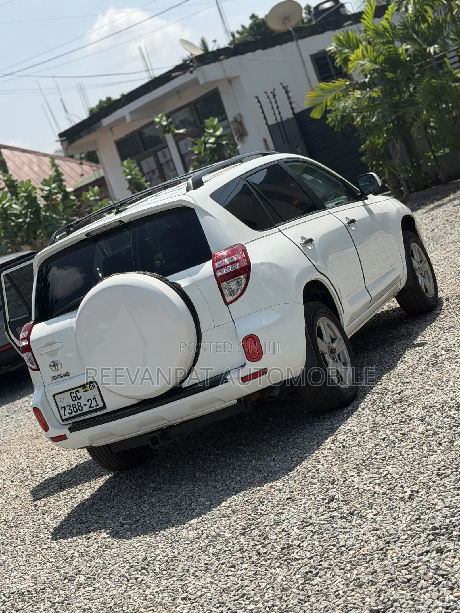 Toyota RAV4 2012 White