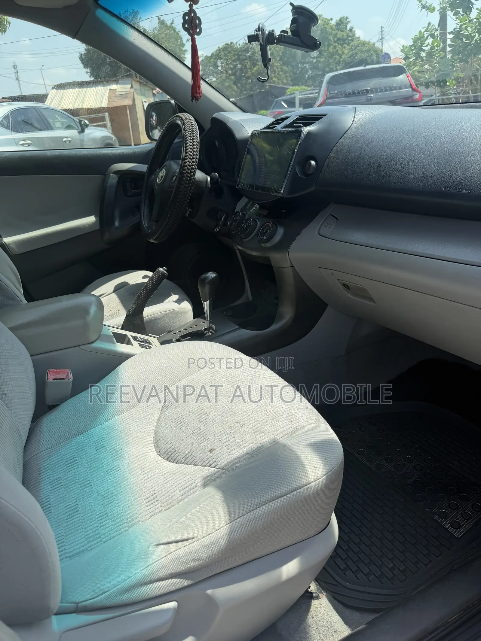 Toyota RAV4 2012 White