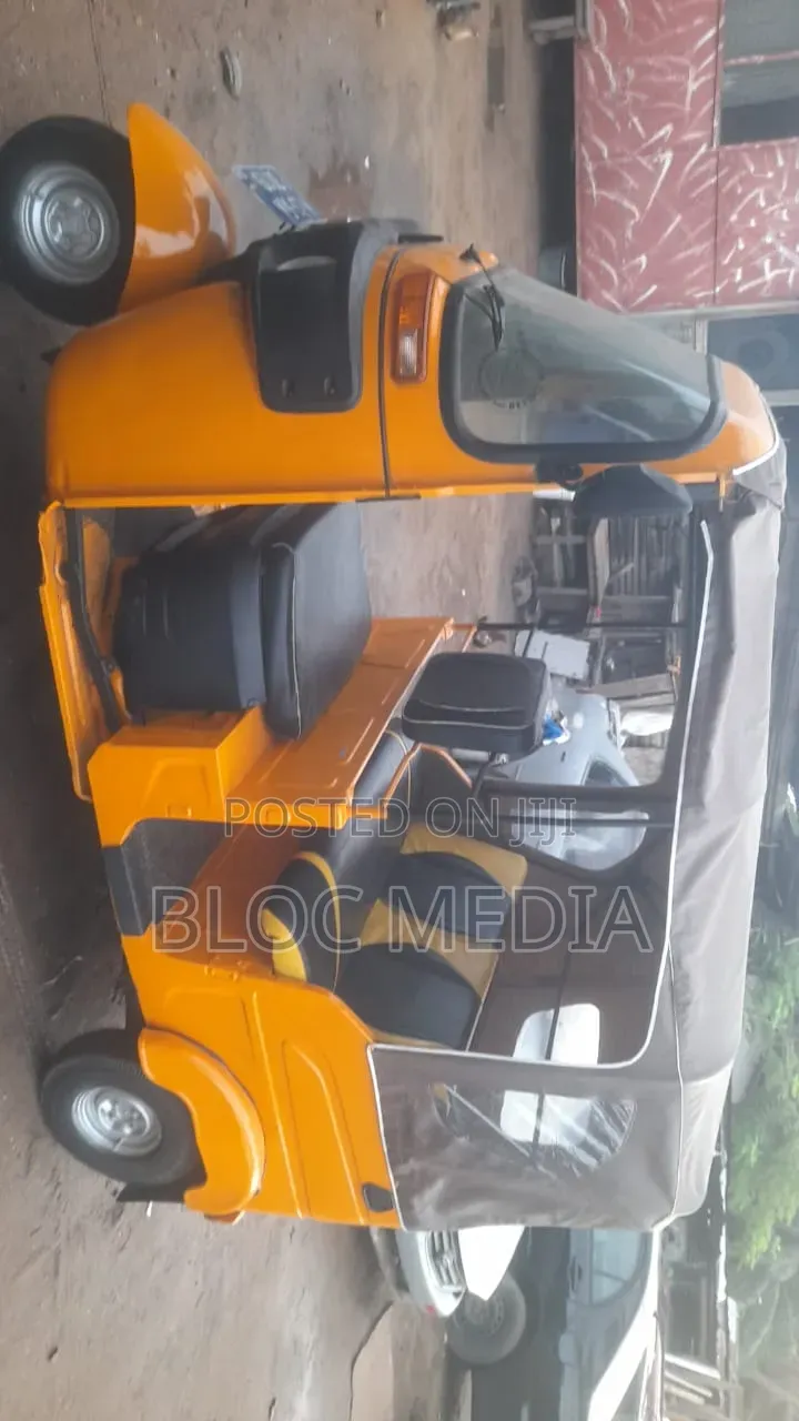 Bajaj RE 2023 Yellow