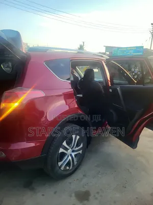 Toyota RAV4 2016 Red