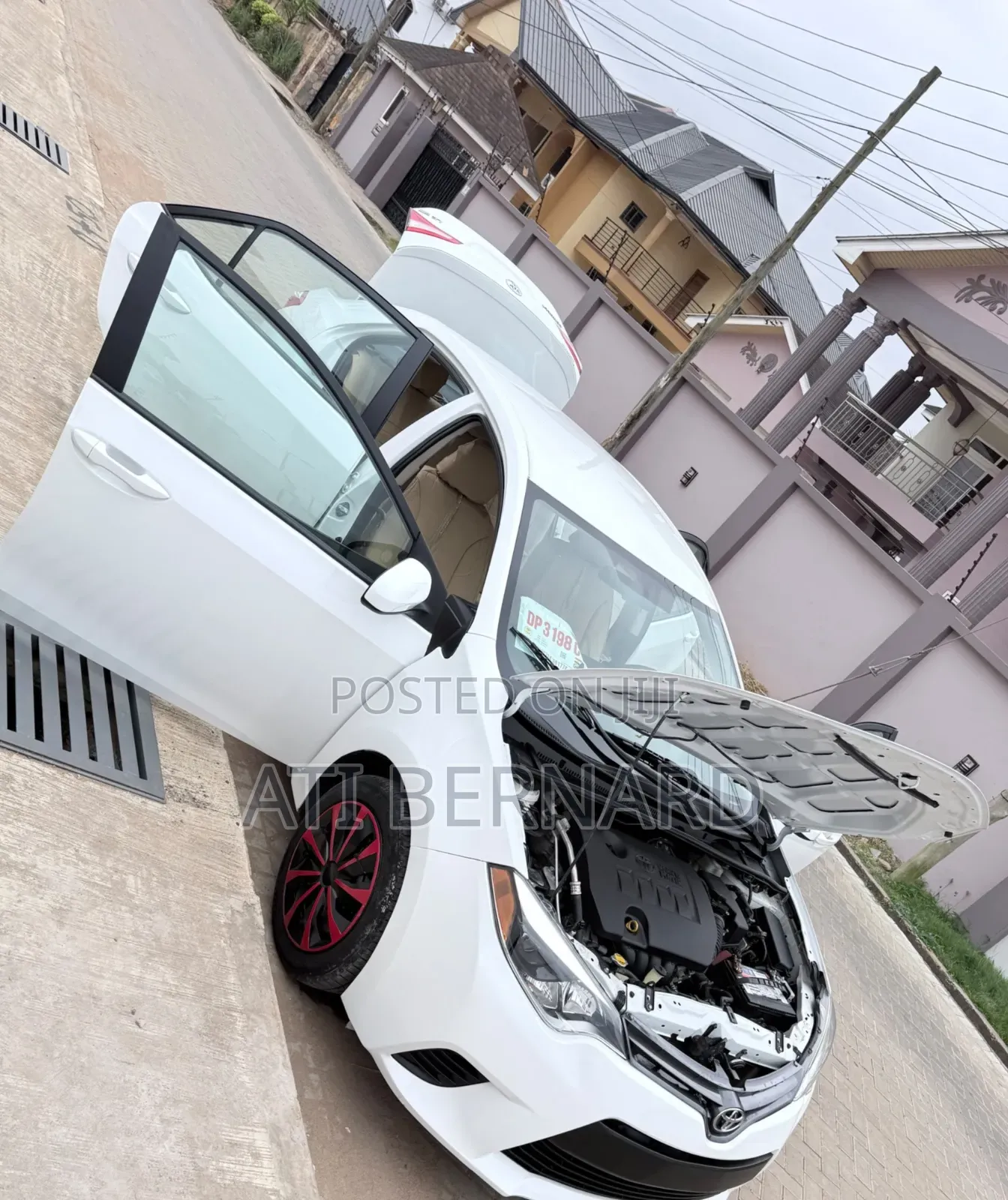 Toyota Corolla LE 4dr Sedan (1.8L 4cyl CVT) 2017 White