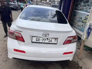 Toyota Camry LE 4dr Sedan (2.5L 4cyl 6AM) 2010 White