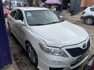Toyota Camry LE 4dr Sedan (2.5L 4cyl 6AM) 2010 White