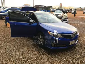 Toyota Camry SE Sport 4dr Sedan (2.5L 4cyl 6A) 2014 Blue