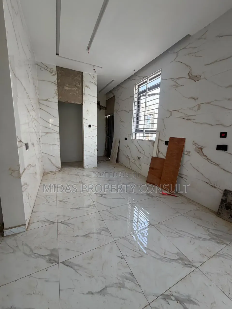 3bdrm Townhouse/Terrace in Oyarifa Teiman, Ghana Flag for sale