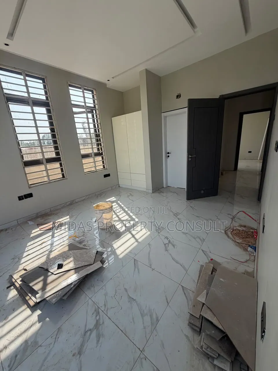 3bdrm Townhouse/Terrace in Oyarifa Teiman, Ghana Flag for sale