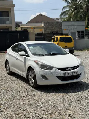 Hyundai Elantra 2012 White