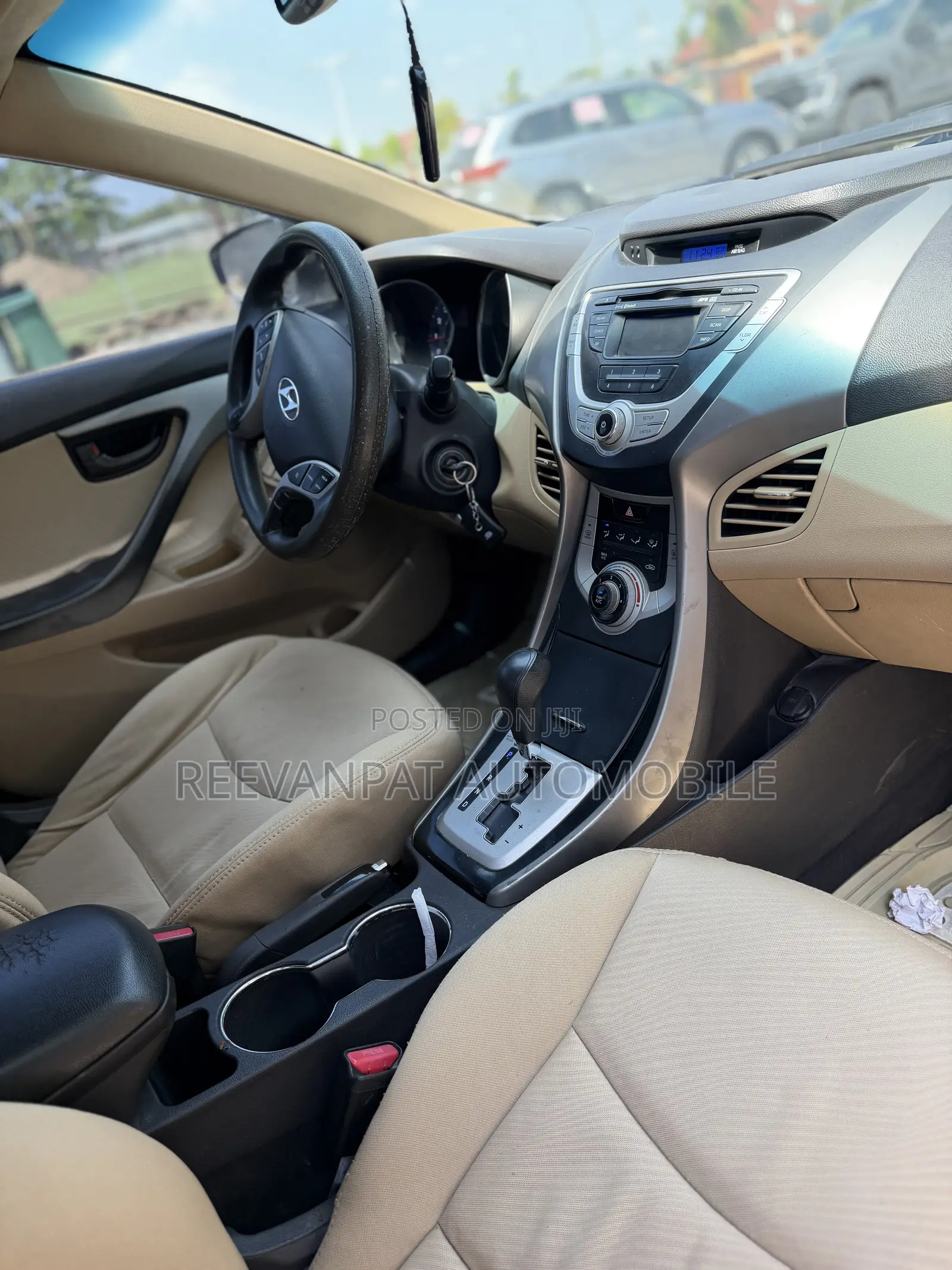 Hyundai Elantra 2012 White
