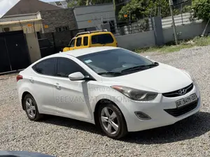 Hyundai Elantra 2012 White