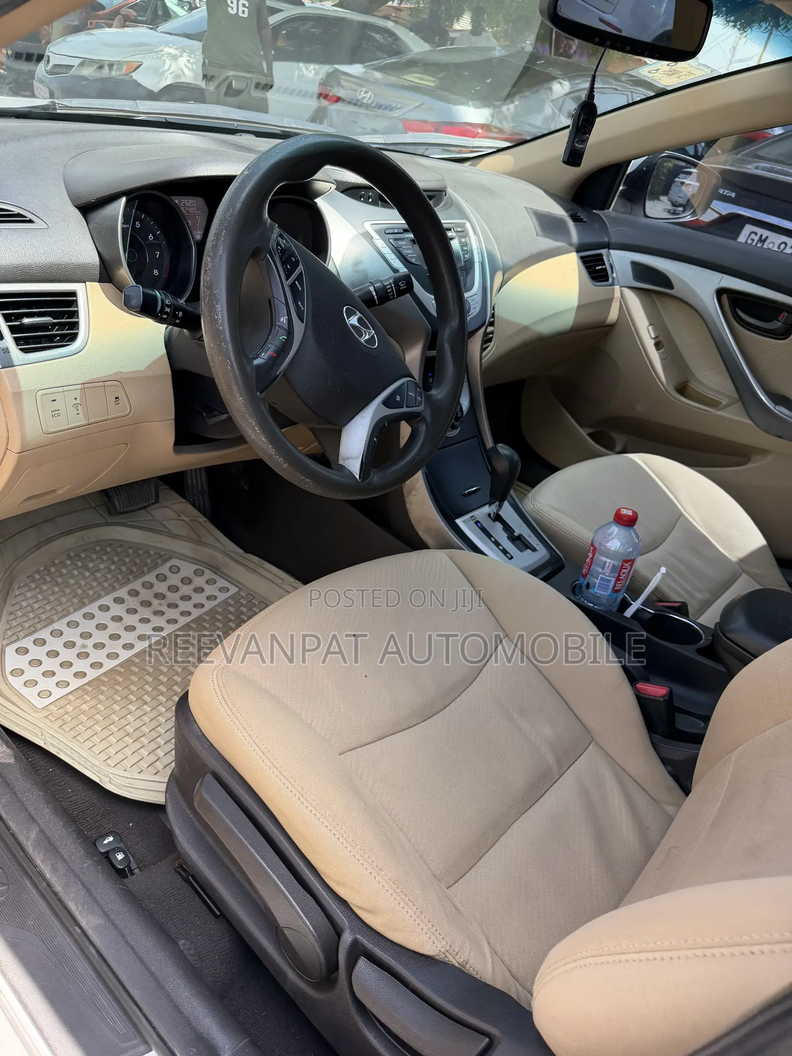 Hyundai Elantra 2012 White