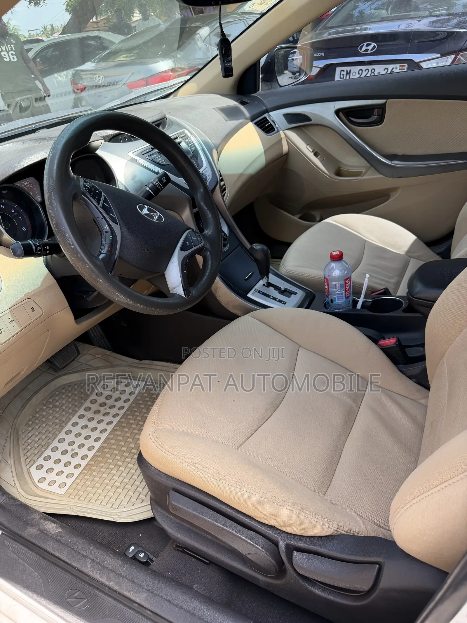 Hyundai Elantra 2012 White