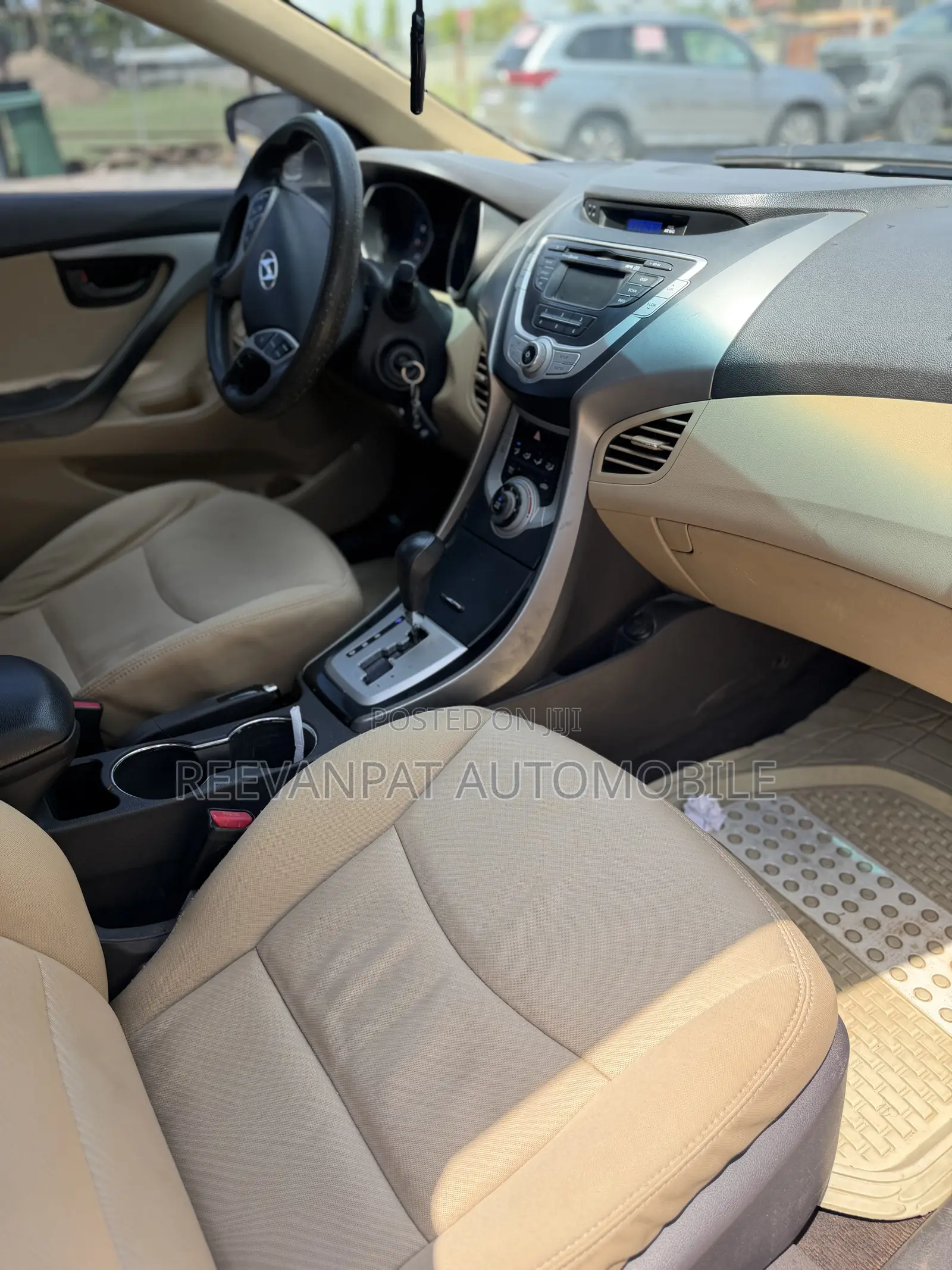 Hyundai Elantra 2012 White