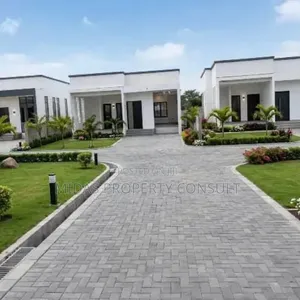 3bdrm Townhouse/Terrace in Oyarifa Teiman, Ghana Flag for sale
