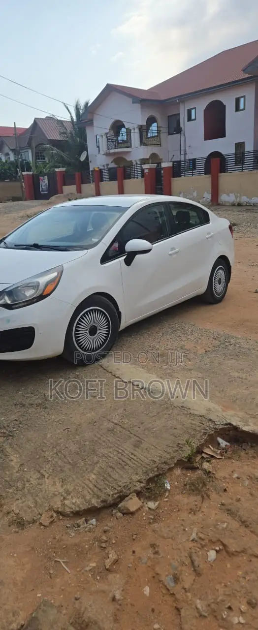 Kia Rio SX 4dr Sedan (1.6L 4cyl 6A) 2013 White