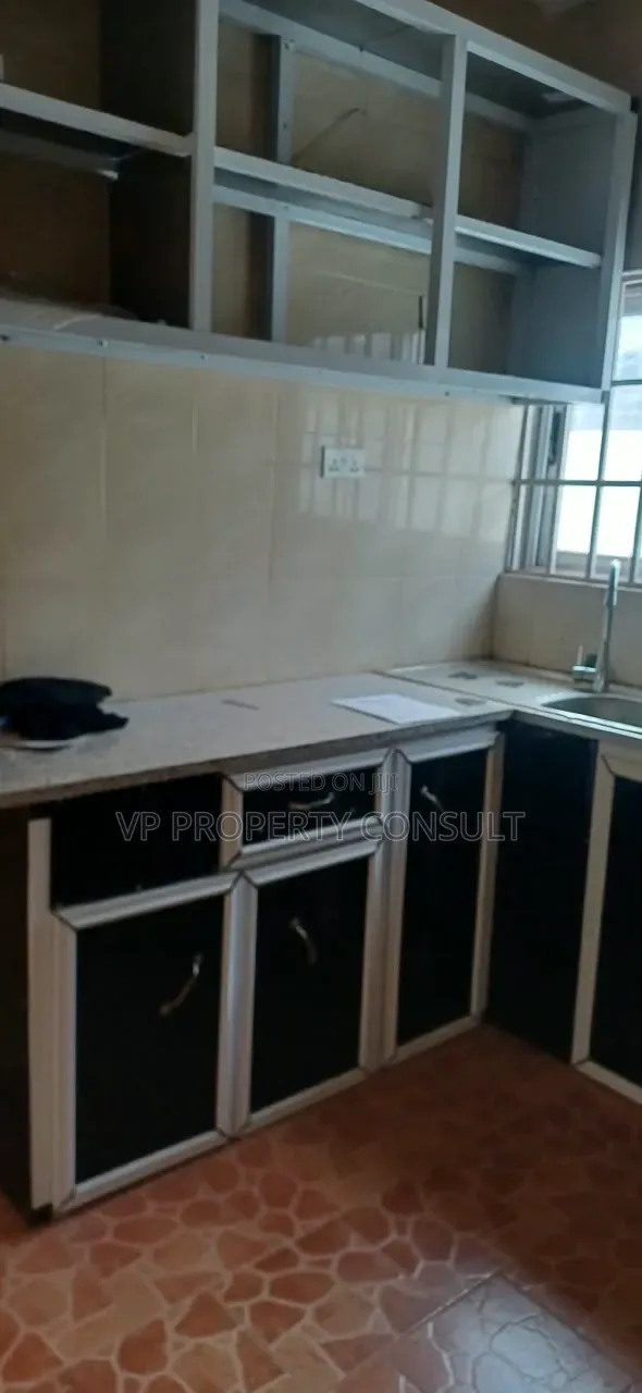 3bdrm House in Ola Achool Area for rent