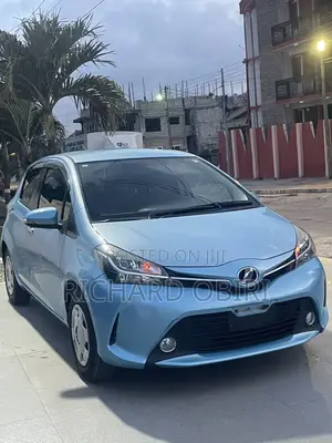 Toyota Vitz 1.3 AWD 5dr 2016 Blue