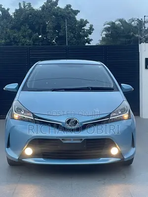 Toyota Vitz 1.3 AWD 5dr 2016 Blue