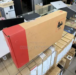 New Laptop Lenovo Yoga Slim 7 16GB Qualcomm Snapdragon X Plus SSD 512GB