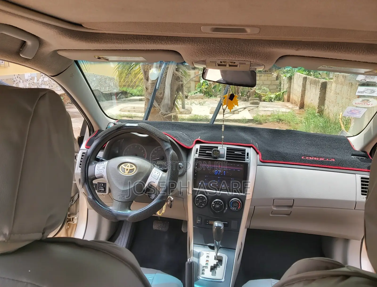 Toyota Corolla LE 4dr Sedan (1.8L 4cyl 4A) 2010