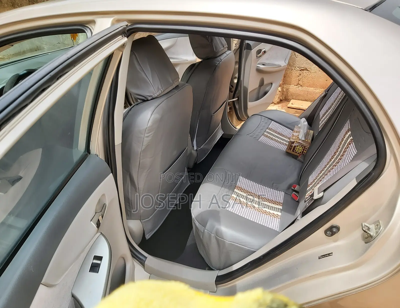 Toyota Corolla LE 4dr Sedan (1.8L 4cyl 4A) 2010