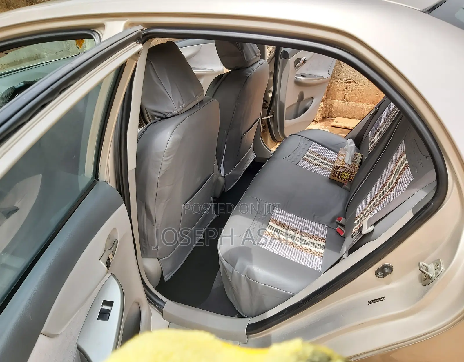 Toyota Corolla LE 4dr Sedan (1.8L 4cyl 4A) 2010