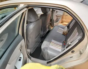 Toyota Corolla LE 4dr Sedan (1.8L 4cyl 4A) 2010