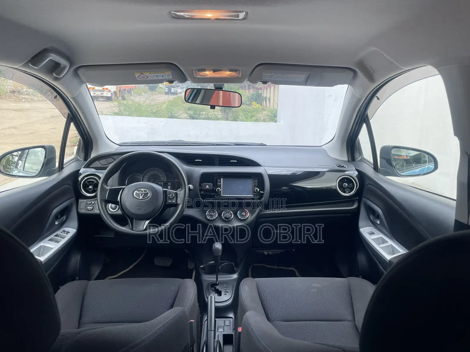 Toyota Vitz 1.3 AWD 5dr 2016 Blue