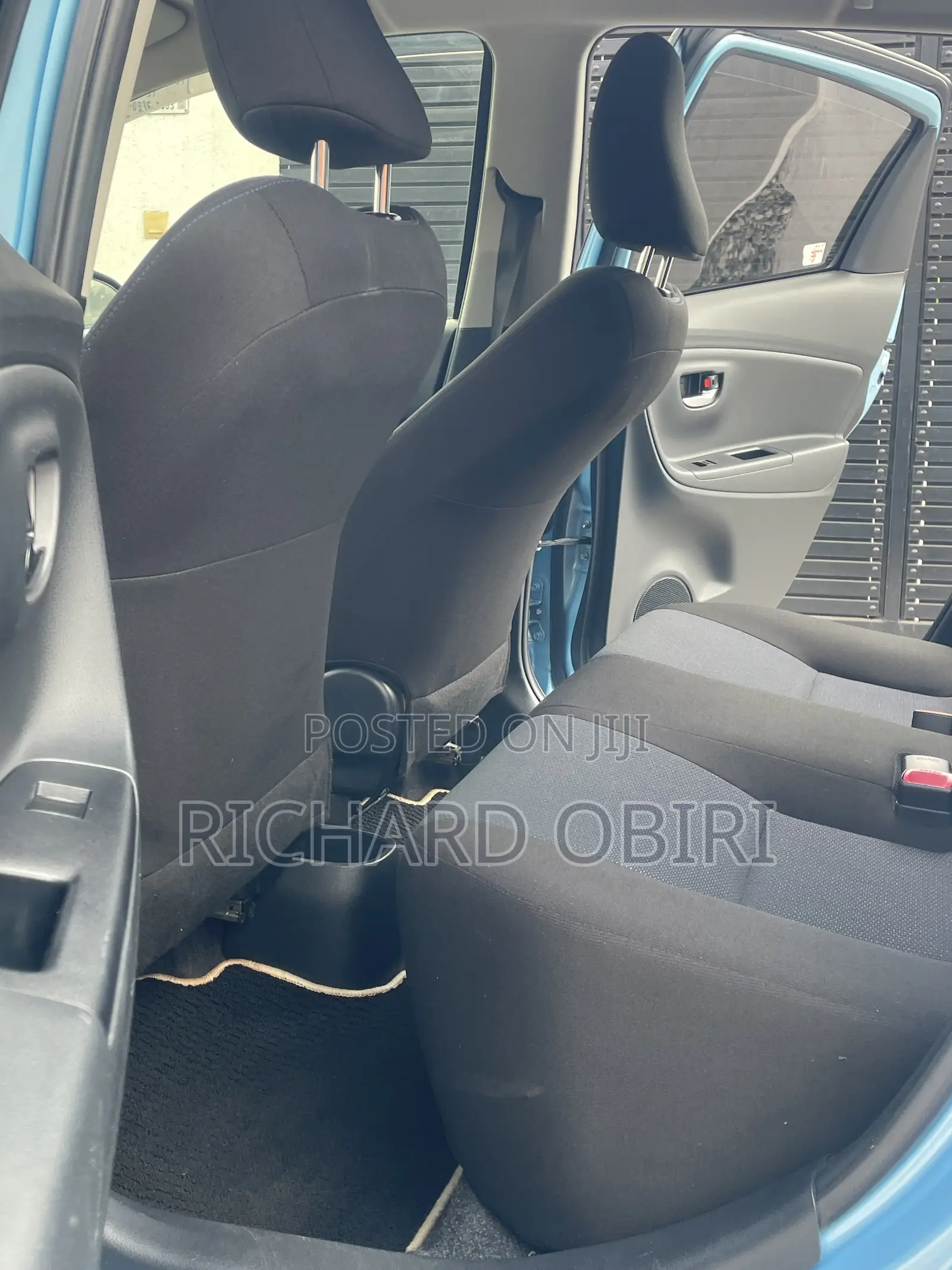 Toyota Vitz 1.3 AWD 5dr 2016 Blue