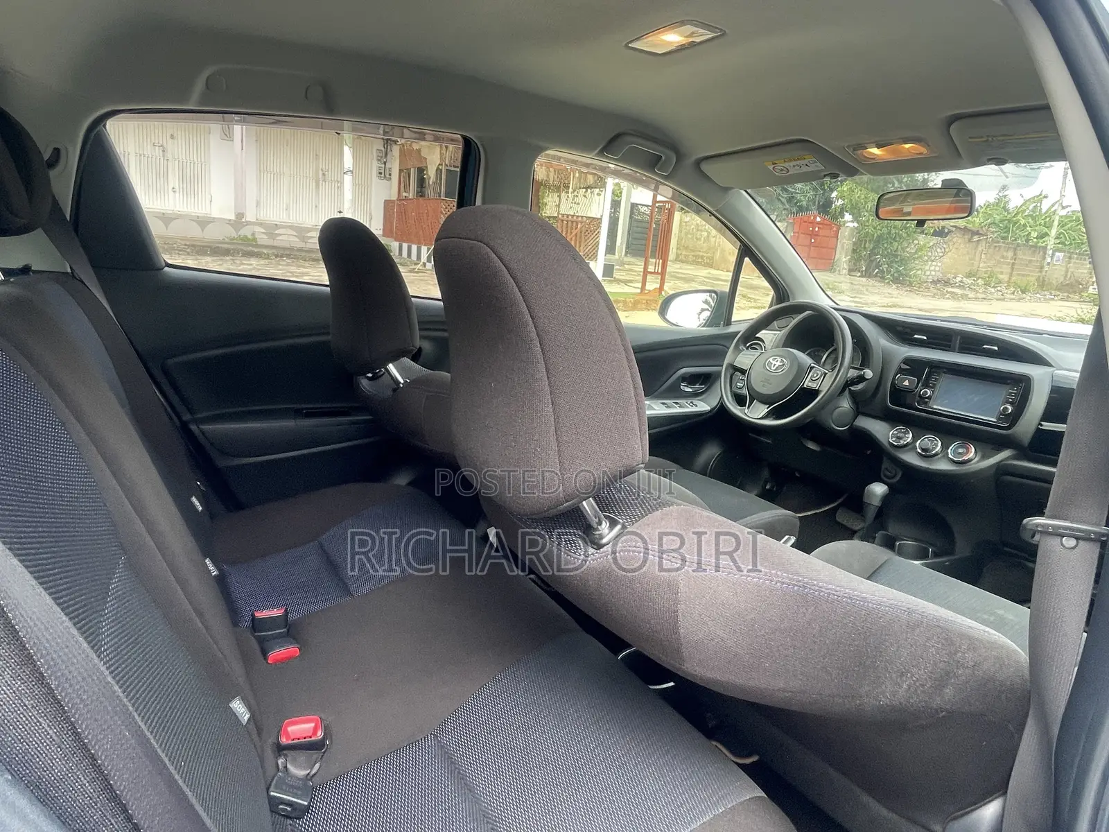 Toyota Vitz 1.3 AWD 5dr 2016 Blue